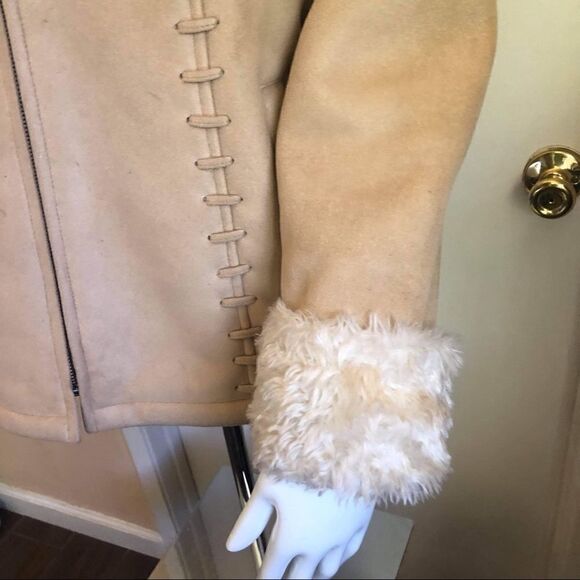 Liz Claiborne Faux Fur Trim Zip Jacket.Size MP - Picture 7 of 13
